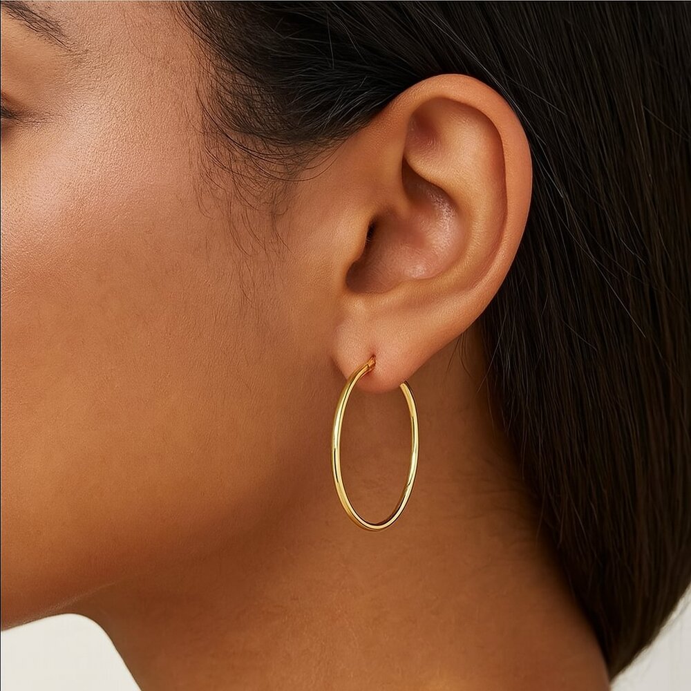 NWOT - Classic Gold Hoop Earrings – Lightweight Everyday Style, Approx. 1.5"